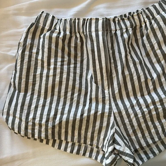 La Ligne Macaulay Striped Shorts - Picture 7 of 10